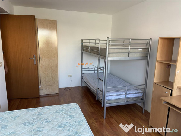 Apartament 4 camere transformat in 3 camere , zona ultracent 