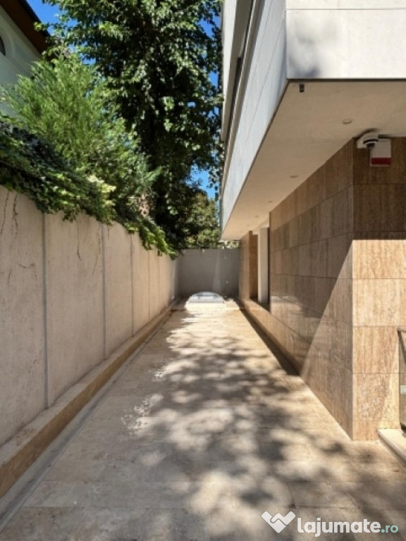 Inchiriez vila 8 camere, 300mp utili, zona Dorobanti, 6.500euro 