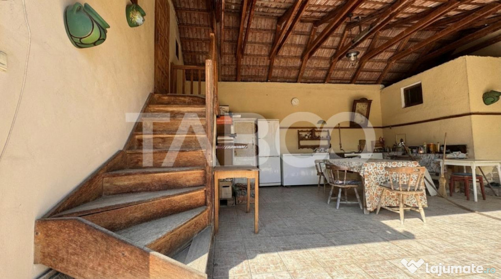 Casa de vanzare 6 camere loc de relaxare garaj teren 669 mp