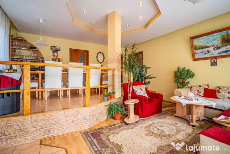 Casă spațioasă în Bușteni, cu vedere superbă către...