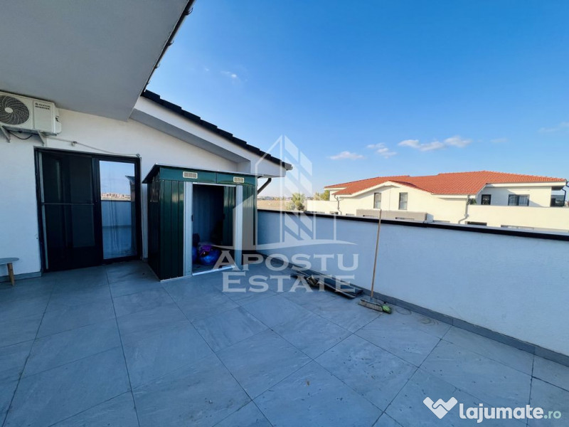 Apartament cu trei camere , decomandat , cu terasa ,in Giroc 