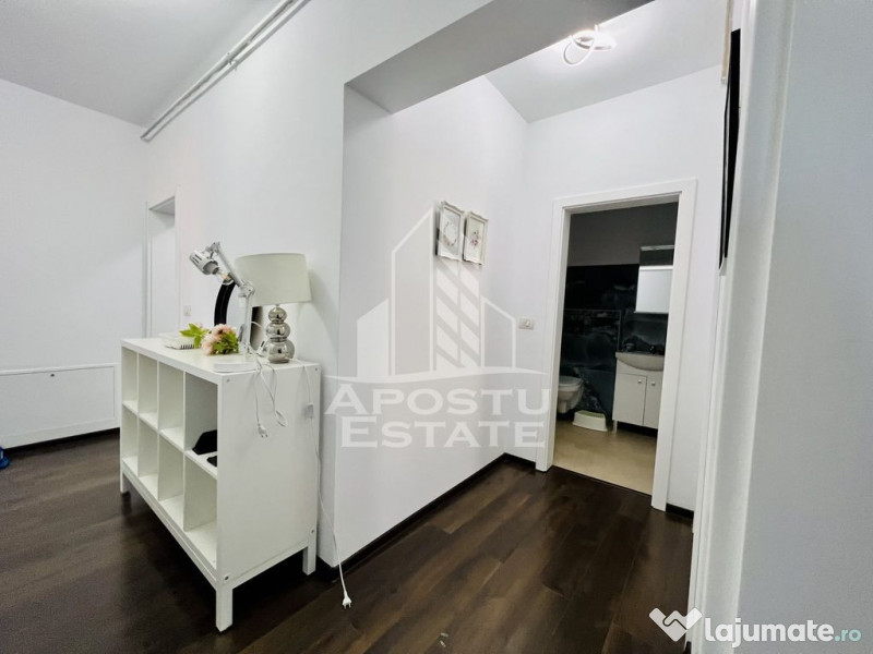 Apartament cu trei camere , decomandat , cu terasa ,in Giroc 
