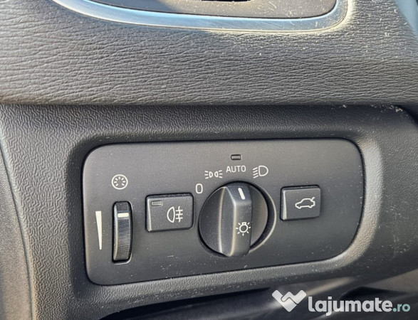 Volvo v40 2016 - cross country – 2.0 diesel, 120 cp 