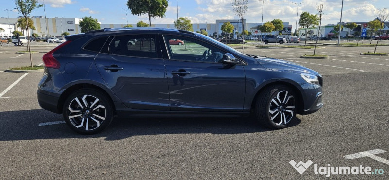 Volvo v40 2016 - cross country – 2.0 diesel, 120 cp 