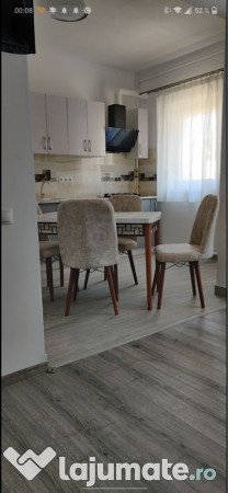 Inchiriez apartament 3 camere Calea Cisnădiei