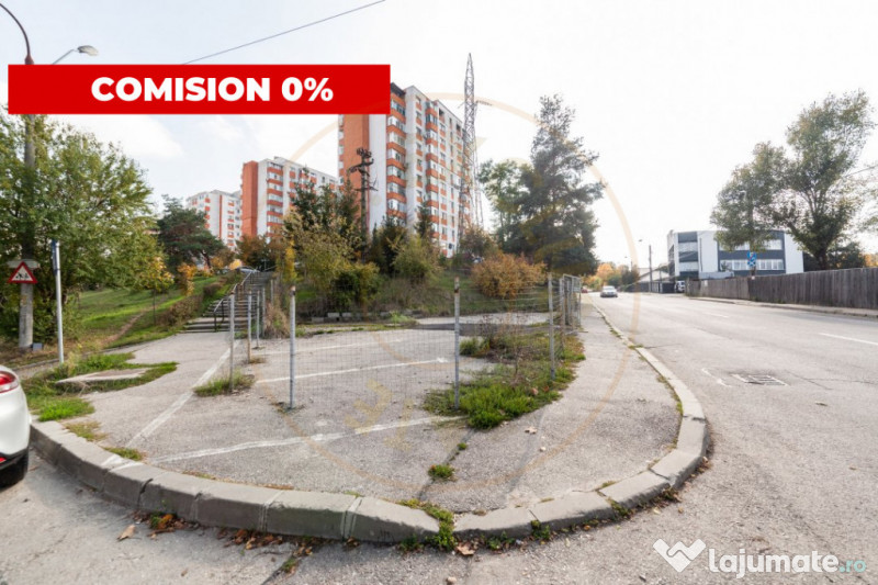 Teren stradal pe colț - Ideal afacere - front stradal mare 