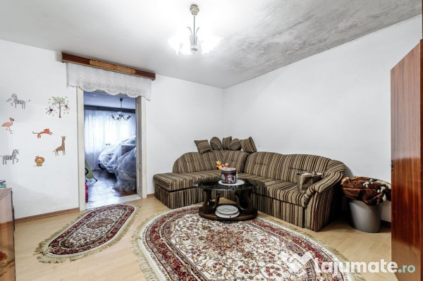 Șansă pentru familie mare apartament la casă, cu teren...