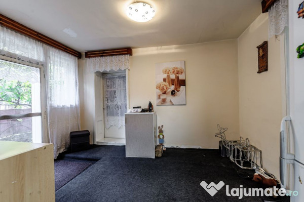 Șansă pentru familie mare apartament la casă, cu teren...