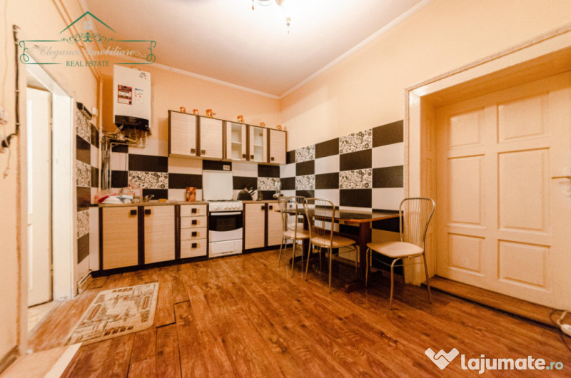 Apartament la curte comuna cu 4 camere si centrala proprie,