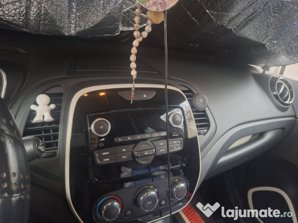 Renault Captur masina