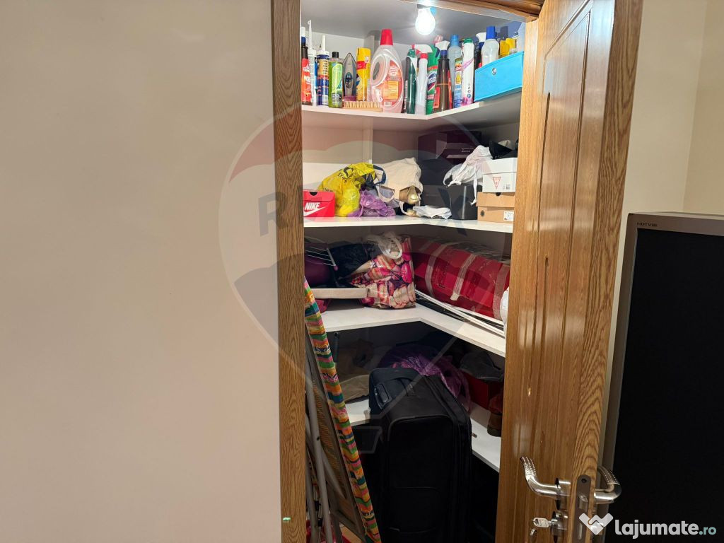 VANZARE Apartament cu 3 camere in zona Voluntari