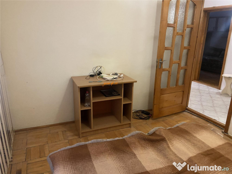 Apartament 3 camere , zona cartier Sud , 52 mp , decomandat