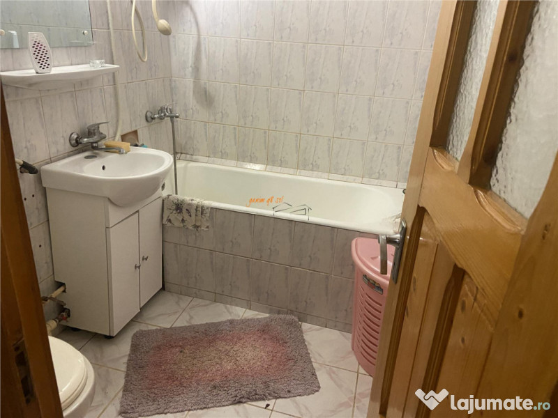 Apartament 3 camere , zona cartier Sud , 52 mp , decomandat