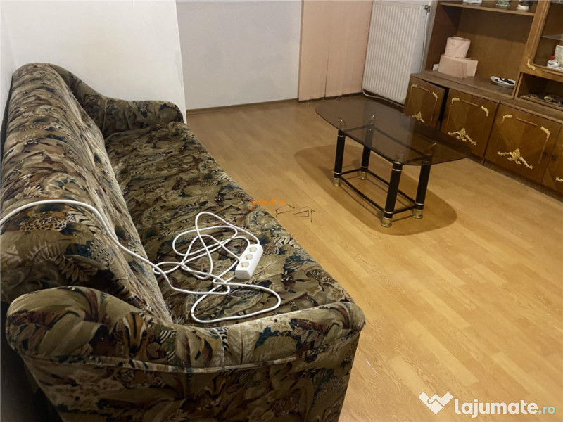 Apartament 3 camere , zona cartier Sud , 52 mp , decomandat