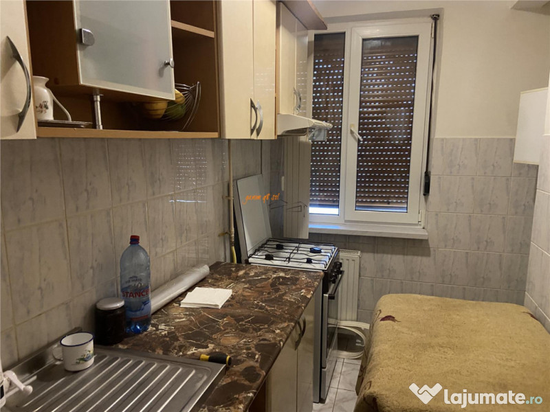 Apartament 3 camere , zona cartier Sud , 52 mp , decomandat