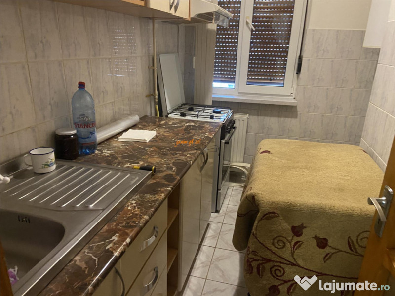 Apartament 3 camere , zona cartier Sud , 52 mp , decomandat