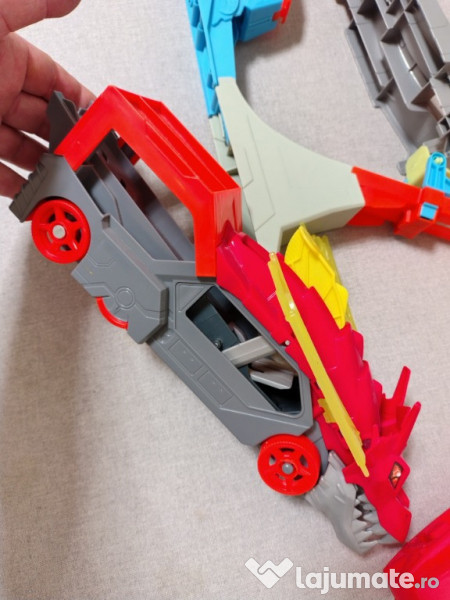 Hot Wheels - 3 piste si Dragon launcher - pret/buc. 