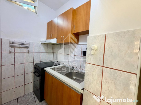 Casa individuala 4 camere,centrala proprie, semimobilata,... 