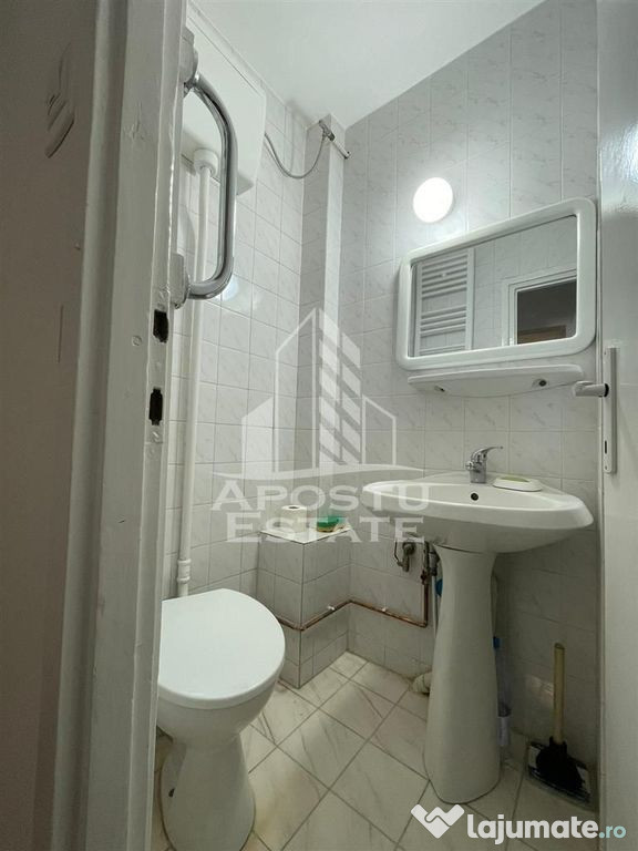 Apartament 3 camere decomandat in zona Sagului 