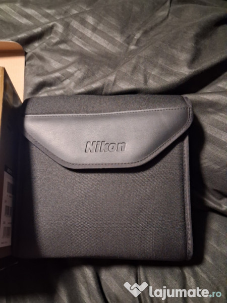 Binoclu Nikon sare foarte noua in cutia si husa lui 