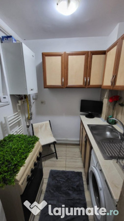 Vand apartament cu 2 camere