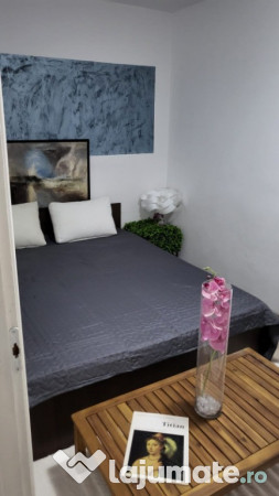 Vand apartament cu 2 camere