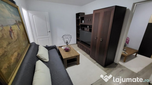 Vand apartament cu 2 camere