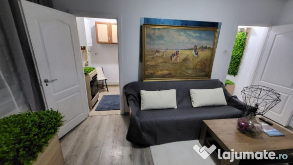 Vand apartament cu 2 camere