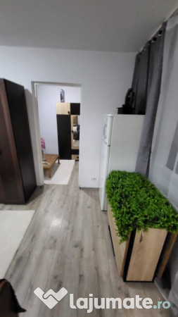 Vand apartament cu 2 camere