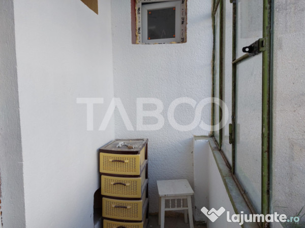 Apartament 3 camere decomandate 85 mp parter 2 balcoane Stej