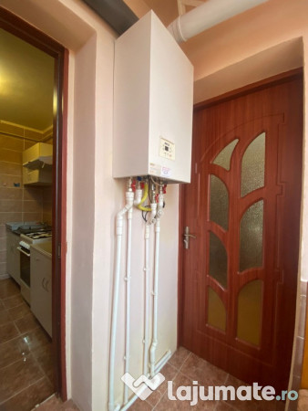 Apartament 2 cam decomandat, centrală termică, mobilat și utilat