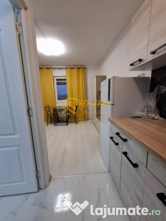 Cameră de cămin cu baie proprie,etaj 2,totul nou