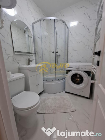 Cameră de cămin cu baie proprie,etaj 2,totul nou