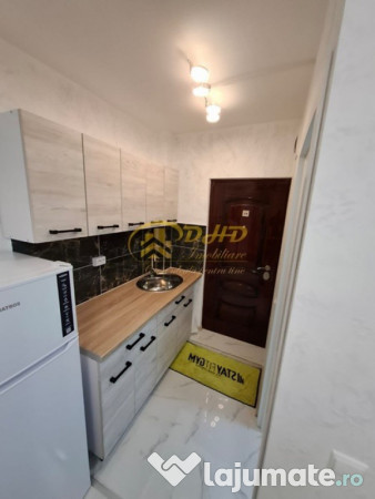 Cameră de cămin cu baie proprie,etaj 2,totul nou