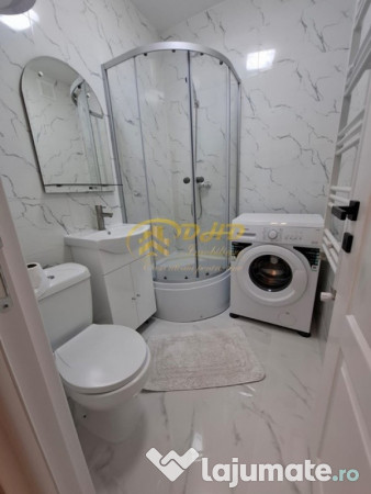 Cameră de cămin cu baie proprie,etaj 2,totul nou