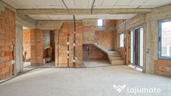 Casă Individuală 5 Camere în Tărlungeni – Zonă Cen... 