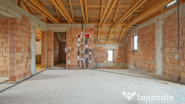 Casă Individuală 5 Camere în Tărlungeni – Zonă Cen... 