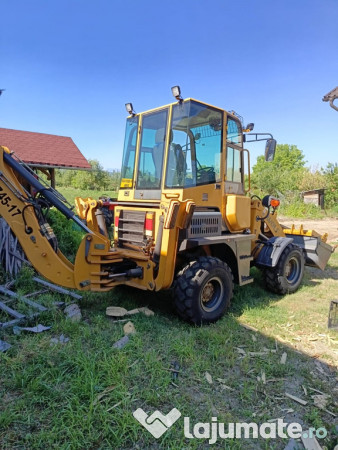 Buldoexcavator WOLF an 2020 cu doar 100 ore 