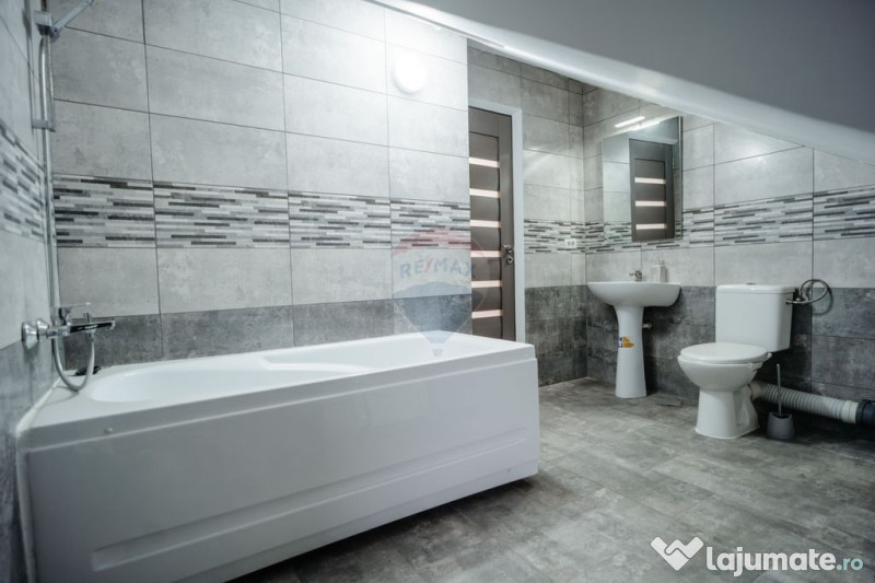 Apartament cu 3 camere de vânzare în zona Burdujeni 