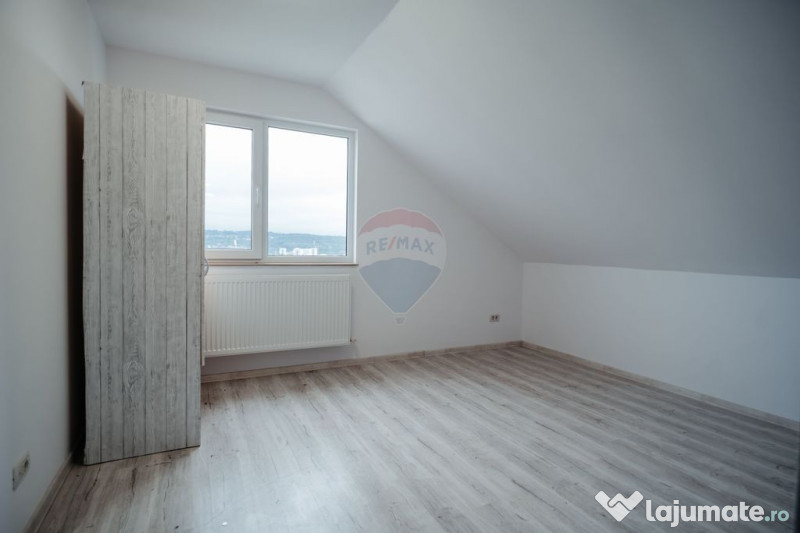Apartament cu 3 camere de vânzare în zona Burdujeni 