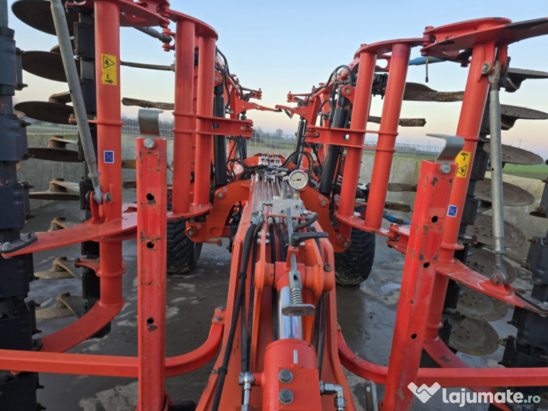 Cultivator Kuhn Performer 4000