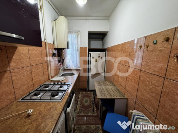 Apartament etaj intermediar 3 cu 2 camere zona Mihai Viteazu 