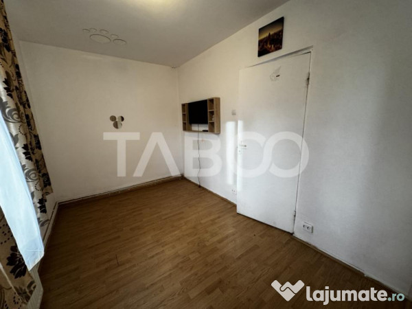 Apartament etaj intermediar 3 cu 2 camere zona Mihai Viteazu 