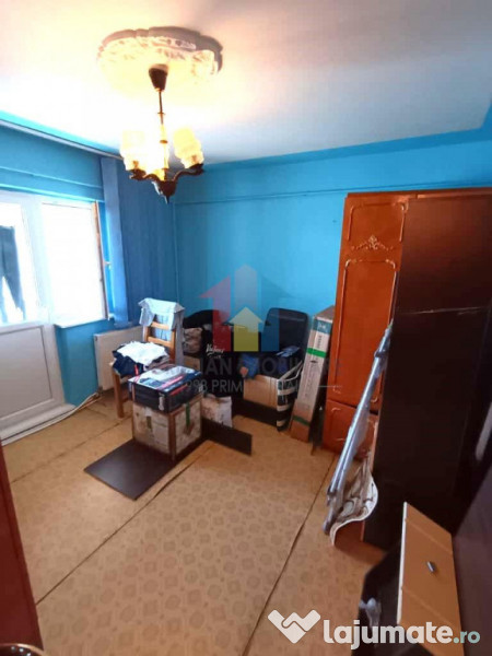 Ap 2 camere, Radu Negru, 2 balcoane