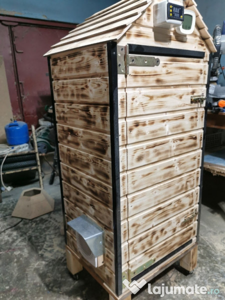 Afumatoare electrica cu convecție 