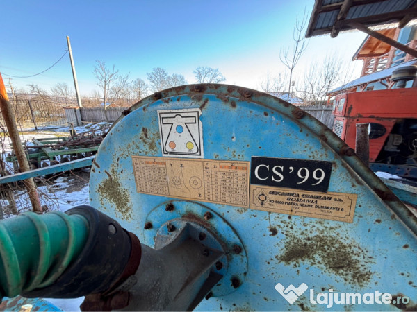 Tractor Universal 445 reconditionat 