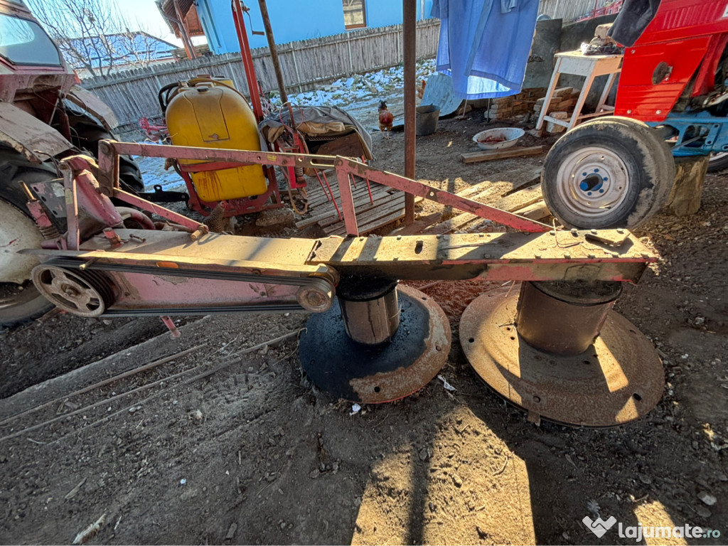 Tractor Universal 445 reconditionat 