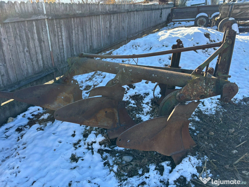 Tractor Universal 445 reconditionat 