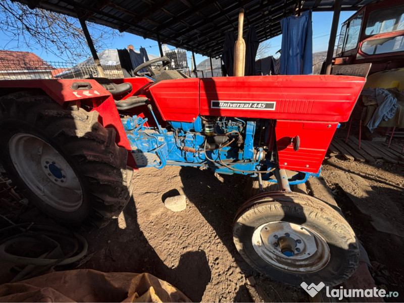 Tractor Universal 445 reconditionat 