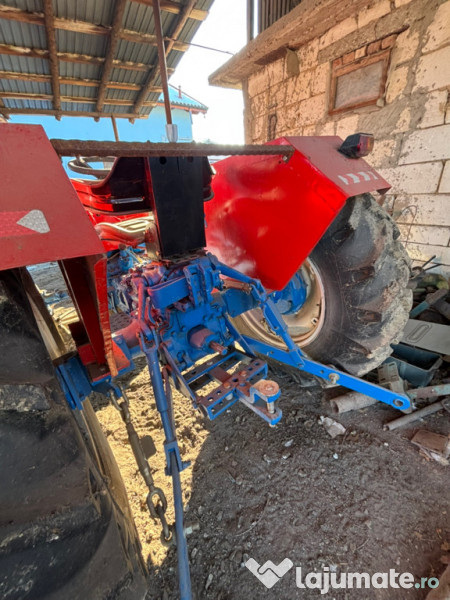 Tractor Universal 445 reconditionat 